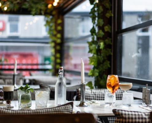 set table in a restaurant