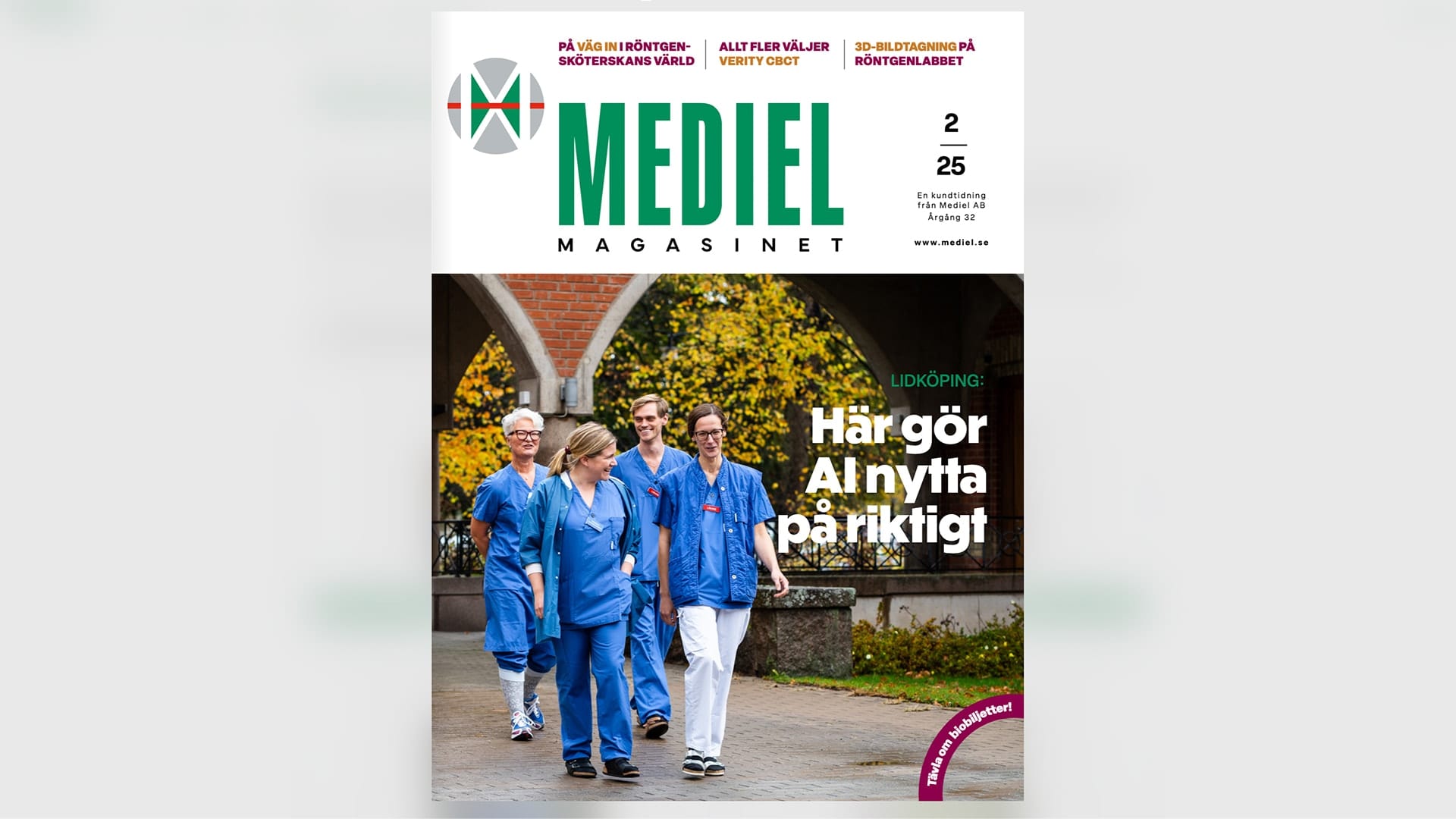 Feature image of Medielmagasinet where healthcare personnel are walking outside of the hospital